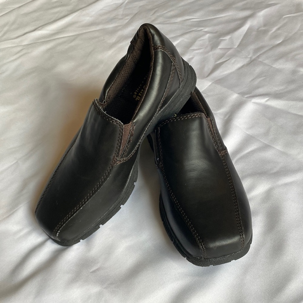 Boys Sonoma black/brown dress shoes size 1